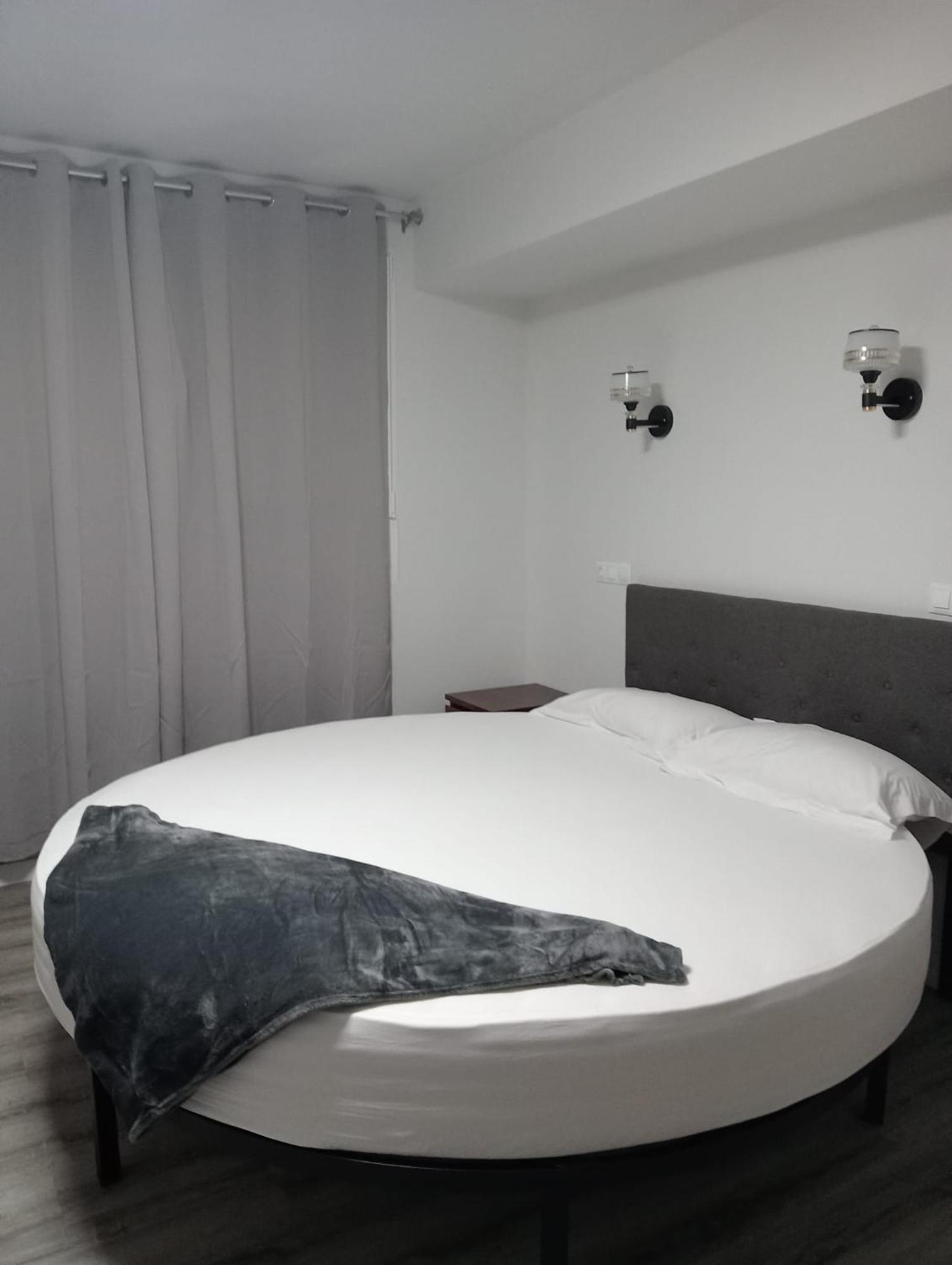 Hostal Golden 21*** Madrid Exterior photo